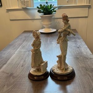 BELCARI ITALIAN FIGURINEs! Two ladies on wooden pedestals. Pucci 1984. EUC